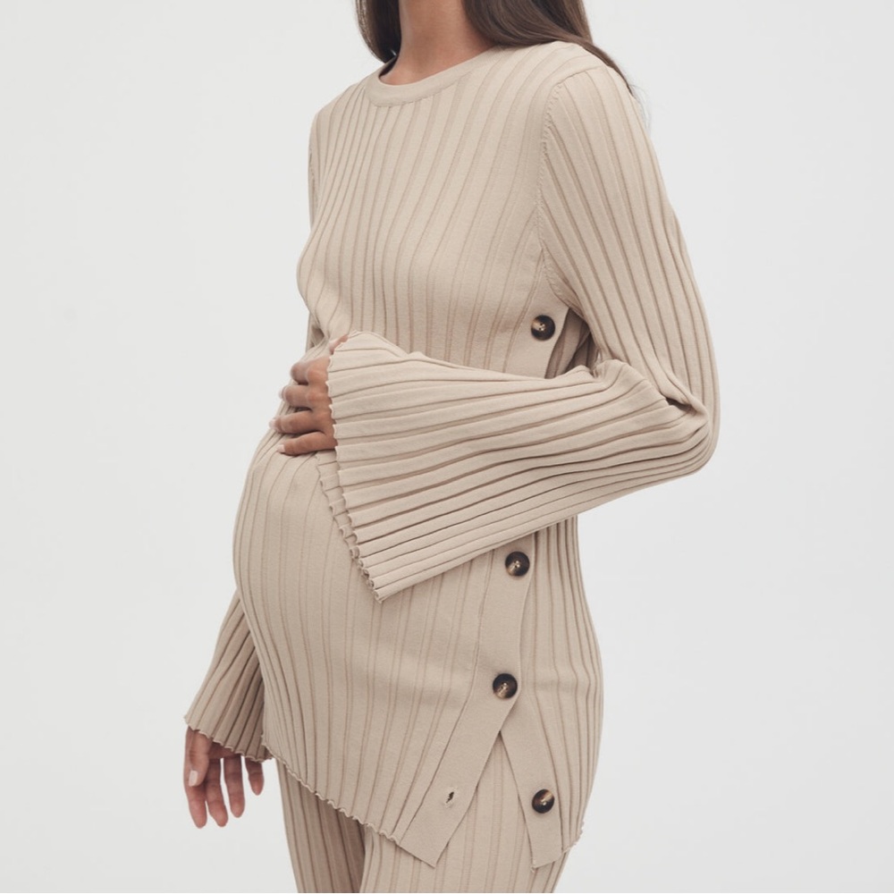 NWT Legoe Heritage Luxe L/S Button Knit